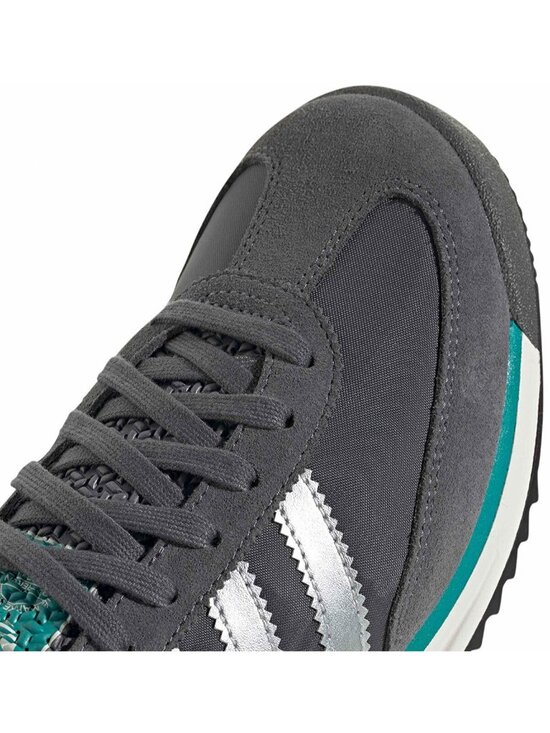 Athletic_Shoes